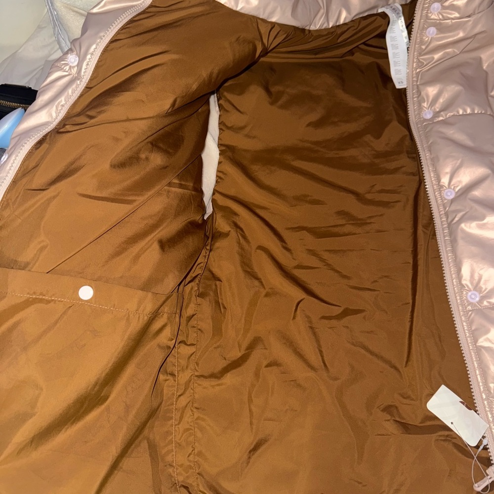 NWT Fabletics Metallic rose gold Puffer Vest - Picture 6 of 6